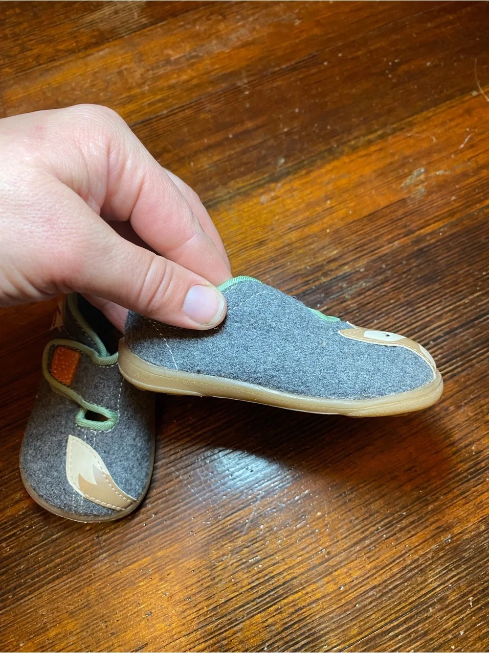 EUC See Kai Run Felted Wool Cruz II Velcro Crib Shoe Grey Fox Slippers